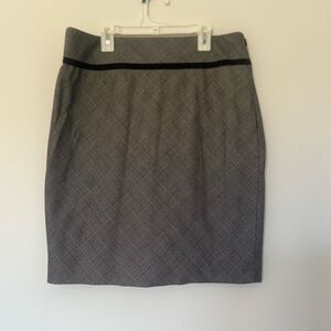 The Limited Gray Plaid Skirt  Women’s Size 12